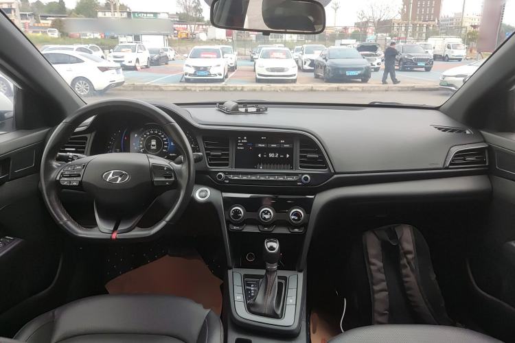 Used Hyundai Elantra (6th Generation / Lingdong) 2020 1.4T Dual-Clutch Xuan Dong · Dynamic Version Center Console