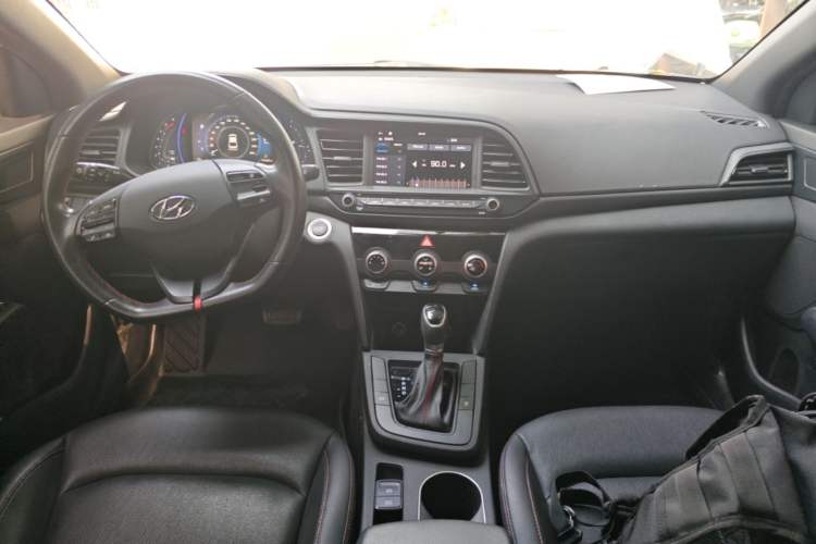 Used Hyundai Elantra (6th Generation / Lingdong) 2020 1.4T Dual-Clutch Xuan Dong · Dynamic Version Center Console