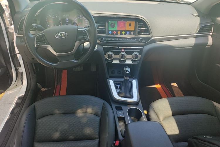 Used Hyundai Elantra (6th Generation / Lingdong) 2020 1.5L CVT Smart & Stylish – Elite Version Center Console