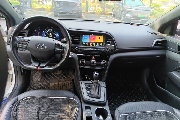 Used Hyundai Elantra (6th Generation / Lingdong) 2020 1.4T Dual-Clutch Xuan Dong · Dynamic Version Center Console