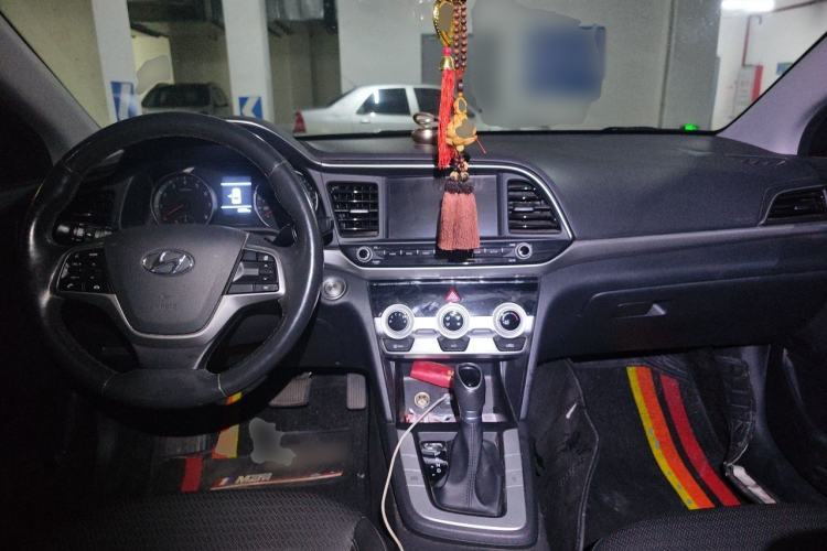 Used Hyundai Elantra (6th Generation / Lingdong) 2020 1.5L CVT Smart & Stylish – Elite Version Center Console