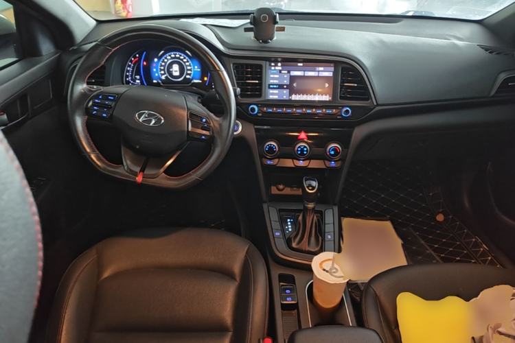 Used Hyundai Elantra (6th Generation / Lingdong) 2020 1.4T Dual-Clutch Xuan Dong · Dynamic Version Center Console