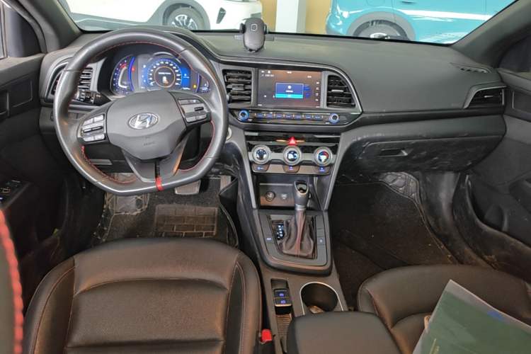 Used Hyundai Elantra (6th Generation / Lingdong) 2020 1.4T Dual-Clutch Xuan Dong · Dynamic Version Center Console