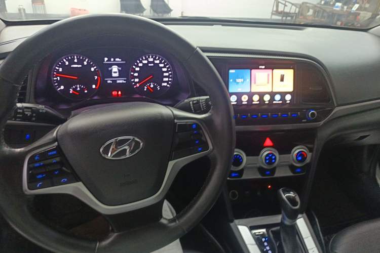 Used Hyundai Elantra (6th Generation / Lingdong) 2020 1.5L CVT Smart & Stylish – Elite Version Center Console