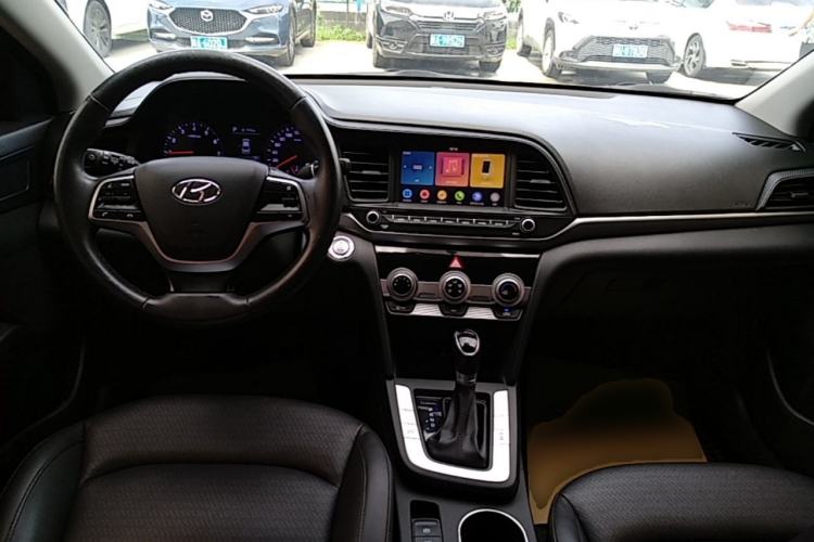 Used Hyundai Elantra (6th Generation / Lingdong) 2020 1.5L CVT Smart & Stylish – Elite Version Center Console