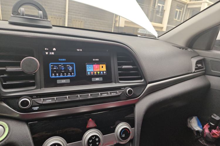 Used Hyundai Elantra (6th Generation / Lingdong) 2020 1.5L CVT Smart & Stylish – Elite Version Center Console