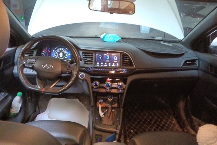 Used Hyundai Elantra (6th Generation / Lingdong) 2020 1.4T Dual-Clutch Xuan Dong · Dynamic Version Center Console