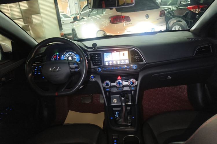 Used Hyundai Elantra (6th Generation / Lingdong) 2020 1.4T Dual-Clutch Xuan Dong · Dynamic Version Center Console