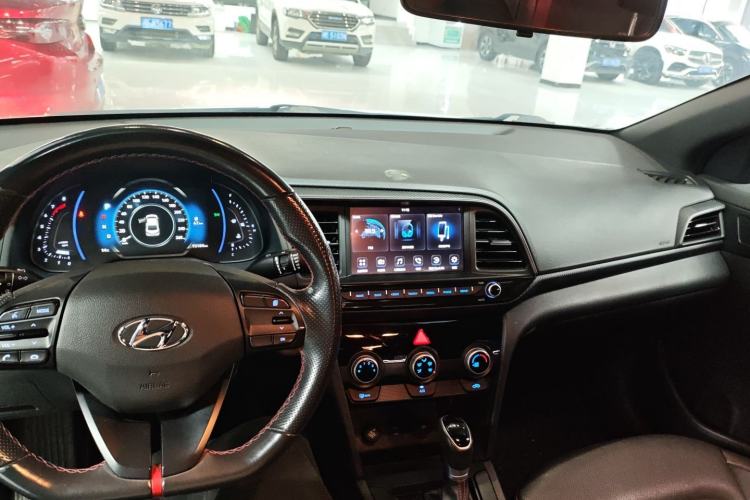 Used Hyundai Elantra (6th Generation / Lingdong) 2020 1.4T Dual-Clutch Xuan Dong · Dynamic Version Center Console