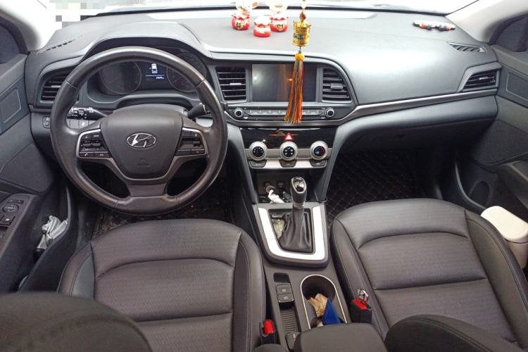 Used Hyundai Elantra (6th Generation / Lingdong) 2020 1.5L CVT Smart & Stylish – Elite Version Center Console