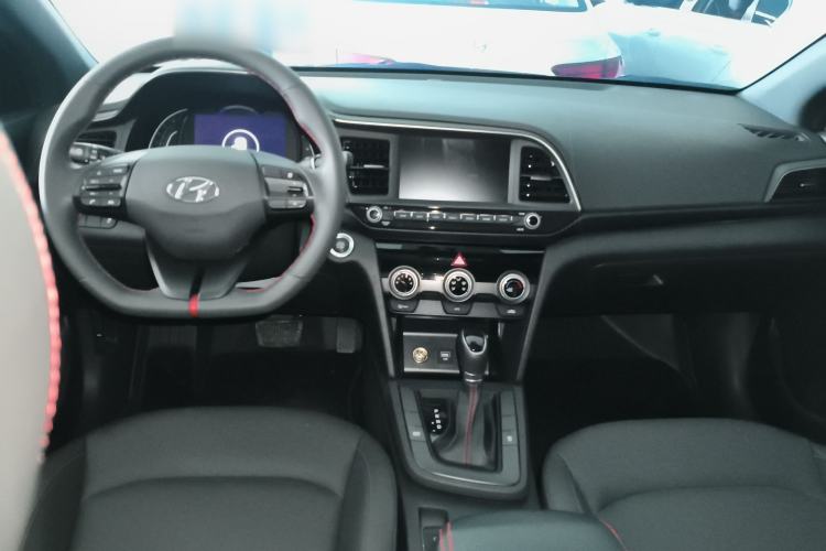 Used Hyundai Elantra (6th Generation / Lingdong) 2020 1.4T Dual-Clutch Xuan Dong · Dynamic Version Center Console