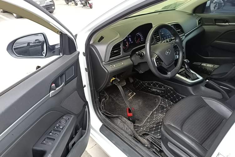 Used Hyundai Elantra (6th Generation / Lingdong) 2020 1.5L CVT Smart & Stylish – Elite Version Driver Seat