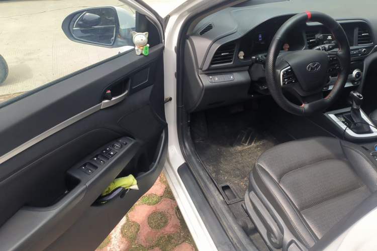 Used Hyundai Elantra (6th Generation / Lingdong) 2020 1.5L CVT Smart & Stylish – Elite Version Driver Seat
