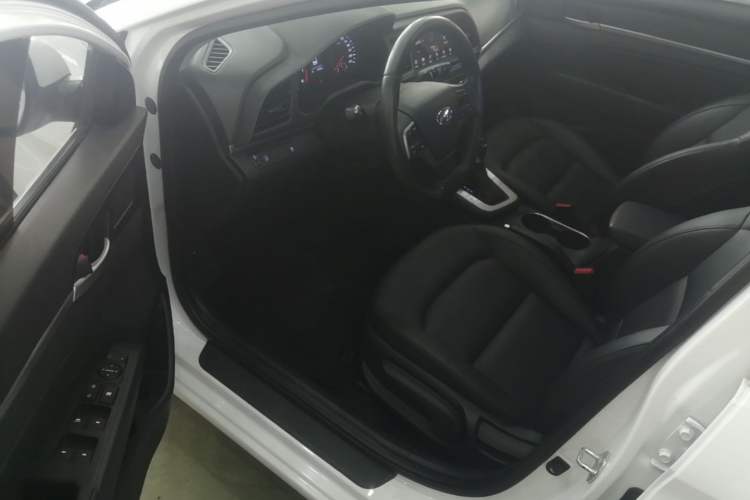 Used Hyundai Elantra (6th Generation / Lingdong) 2020 1.5L CVT Smart & Stylish – Elite Version Driver Seat