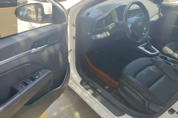 Used Hyundai Elantra (6th Generation / Lingdong) 2020 1.5L CVT Smart & Stylish – Elite Version Driver Seat