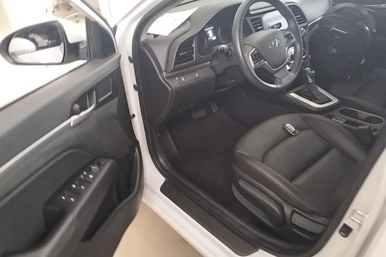 Used Hyundai Elantra (6th Generation / Lingdong) 2020 1.5L CVT Smart & Stylish – Elite Version Driver Seat