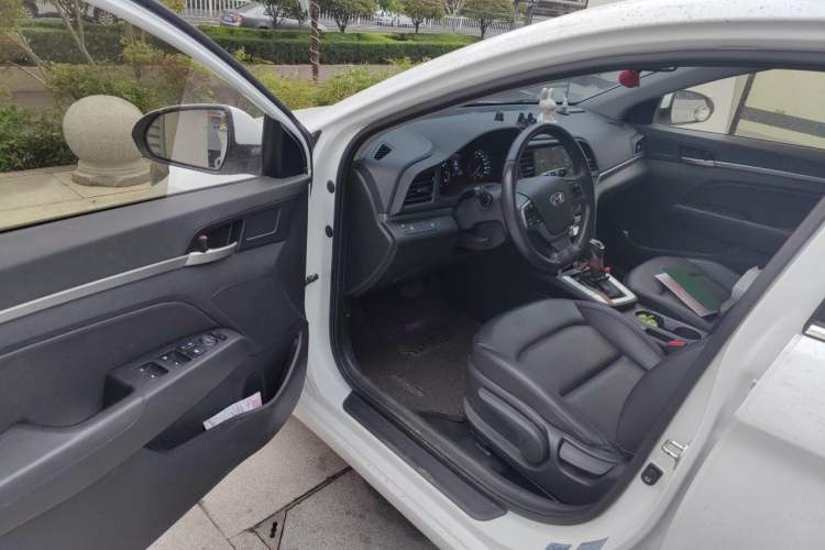 Used Hyundai Elantra (6th Generation / Lingdong) 2020 1.5L CVT Smart & Stylish – Elite Version Driver Seat
