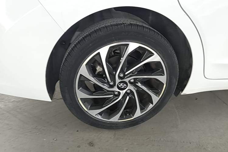 Used Hyundai Elantra (6th Generation / Lingdong) 2020 1.5L CVT Smart & Stylish – Elite Version Exterior 5