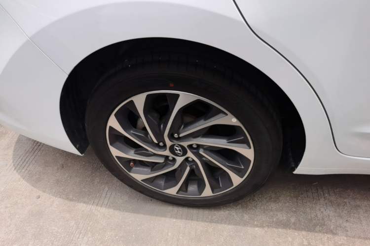 Used Hyundai Elantra (6th Generation / Lingdong) 2020 1.5L CVT Smart & Stylish – Elite Version Exterior 5