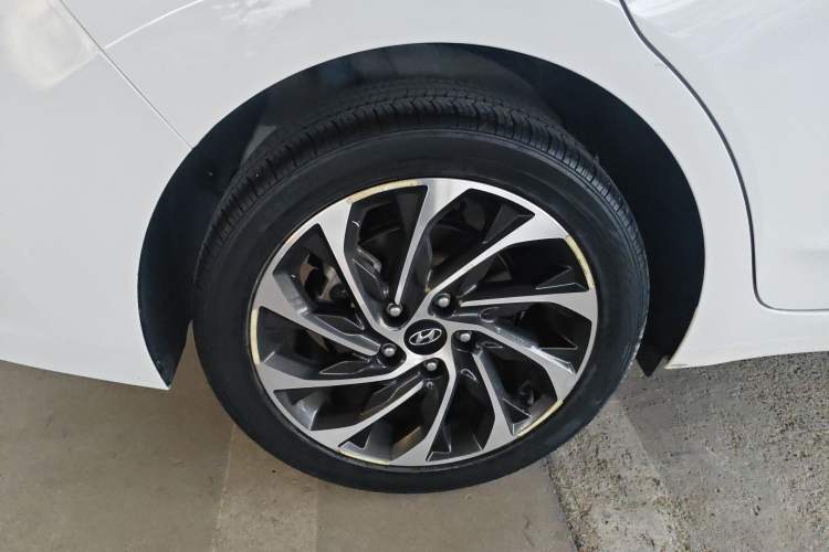 Used Hyundai Elantra (6th Generation / Lingdong) 2020 1.5L CVT Smart & Stylish – Elite Version Exterior 5
