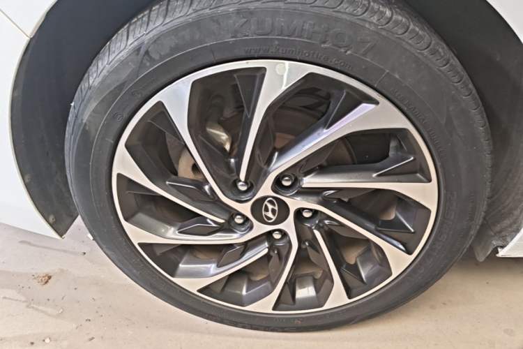 Used Hyundai Elantra (6th Generation / Lingdong) 2020 1.5L CVT Smart & Stylish – Elite Version Exterior 5