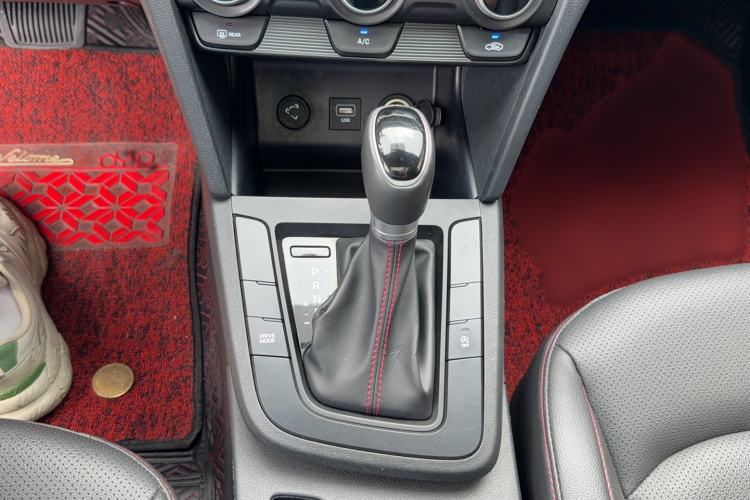 Used Hyundai Elantra (6th Generation / Lingdong) 2020 1.4T Dual-Clutch Xuan Dong · Dynamic Version Gear Lever