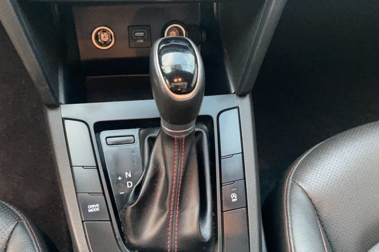 Used Hyundai Elantra (6th Generation / Lingdong) 2020 1.4T Dual-Clutch Xuan Dong · Dynamic Version Gear Lever