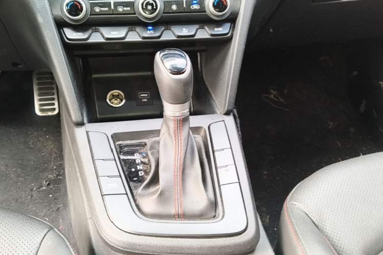 Used Hyundai Elantra (6th Generation / Lingdong) 2020 1.4T Dual-Clutch Xuan Dong · Dynamic Version Gear Lever