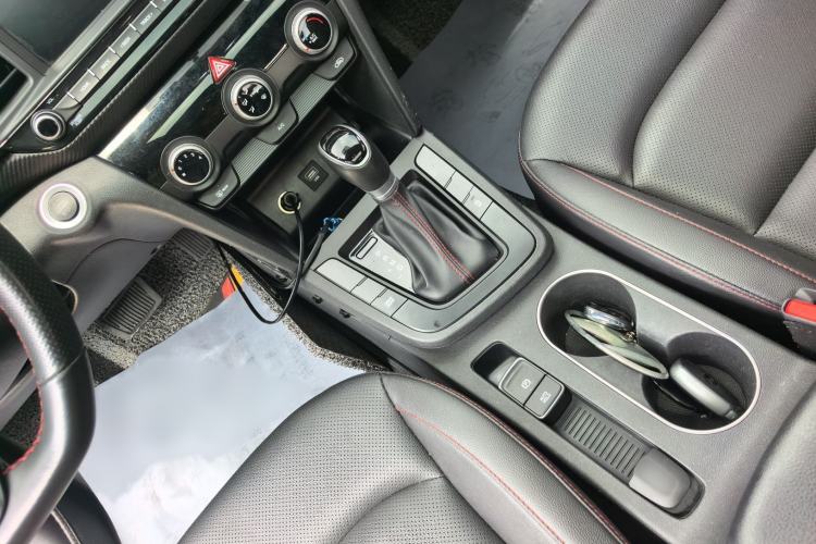 Used Hyundai Elantra (6th Generation / Lingdong) 2020 1.4T Dual-Clutch Xuan Dong · Dynamic Version Gear Lever