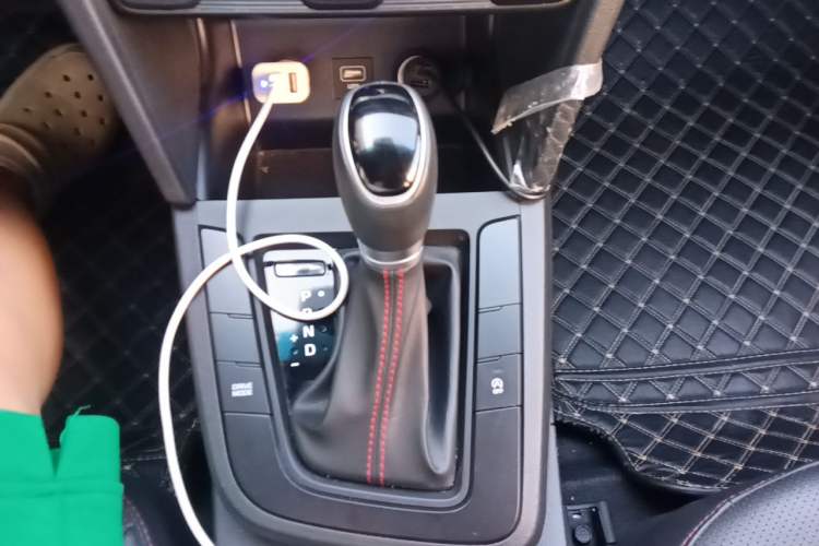 Used Hyundai Elantra (6th Generation / Lingdong) 2020 1.4T Dual-Clutch Xuan Dong · Dynamic Version Gear Lever
