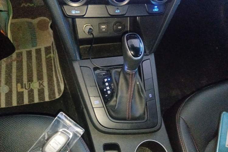 Used Hyundai Elantra (6th Generation / Lingdong) 2020 1.4T Dual-Clutch Xuan Dong · Dynamic Version Gear Lever