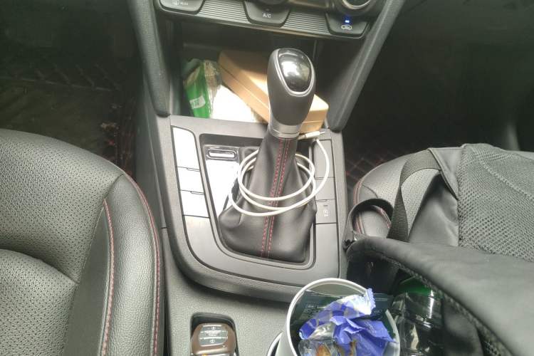 Used Hyundai Elantra (6th Generation / Lingdong) 2020 1.4T Dual-Clutch Xuan Dong · Dynamic Version Gear Lever