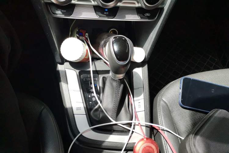 Used Hyundai Elantra (6th Generation / Lingdong) 2020 1.5L CVT Smart & Stylish – Elite Version Gear Lever