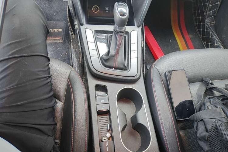 Used Hyundai Elantra (6th Generation / Lingdong) 2020 1.4T Dual-Clutch Xuan Dong · Dynamic Version Gear Lever