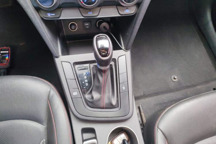 Used Hyundai Elantra (6th Generation / Lingdong) 2020 1.4T Dual-Clutch Xuan Dong · Dynamic Version Gear Lever