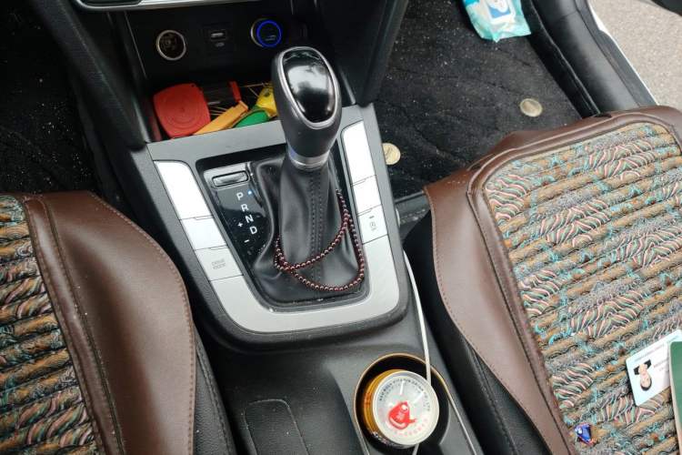 Used Hyundai Elantra (6th Generation / Lingdong) 2020 1.5L CVT Smart & Stylish – Elite Version Gear Lever
