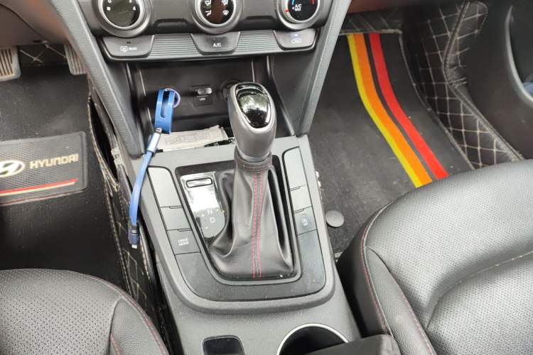 Used Hyundai Elantra (6th Generation / Lingdong) 2020 1.4T Dual-Clutch Xuan Dong · Dynamic Version Gear Lever