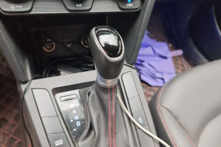 Used Hyundai Elantra (6th Generation / Lingdong) 2020 1.4T Dual-Clutch Xuan Dong · Dynamic Version Gear Lever