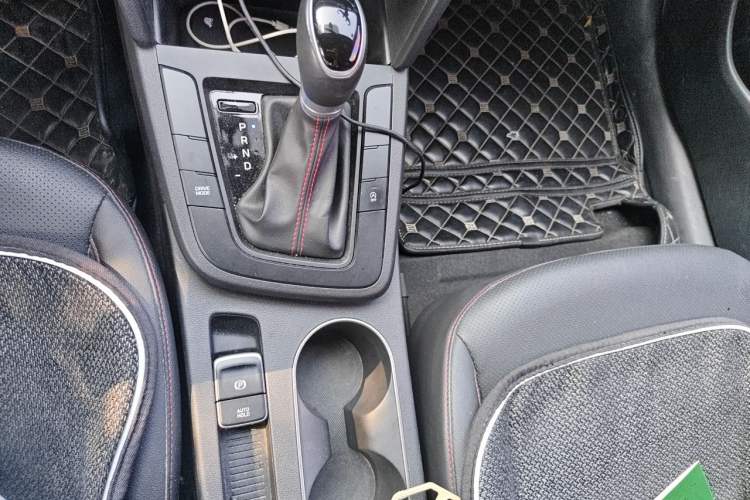 Used Hyundai Elantra (6th Generation / Lingdong) 2020 1.4T Dual-Clutch Xuan Dong · Dynamic Version Gear Lever