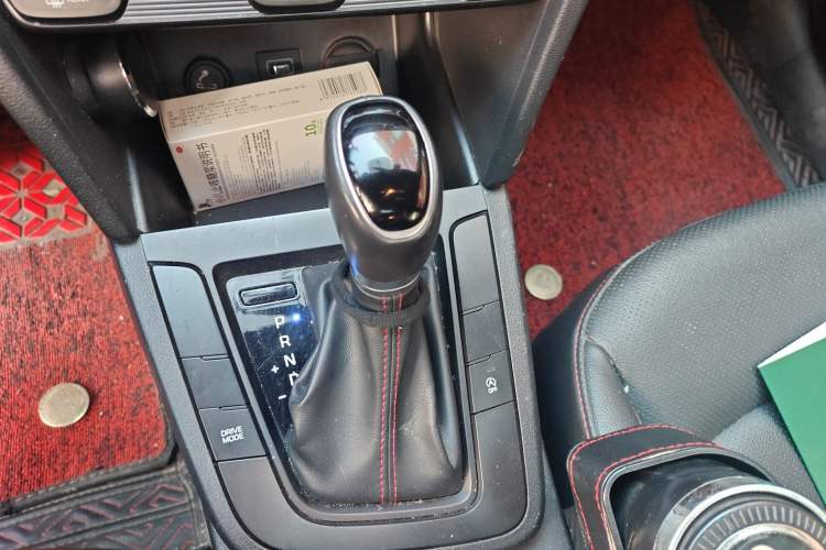 Used Hyundai Elantra (6th Generation / Lingdong) 2020 1.4T Dual-Clutch Xuan Dong · Dynamic Version Gear Lever