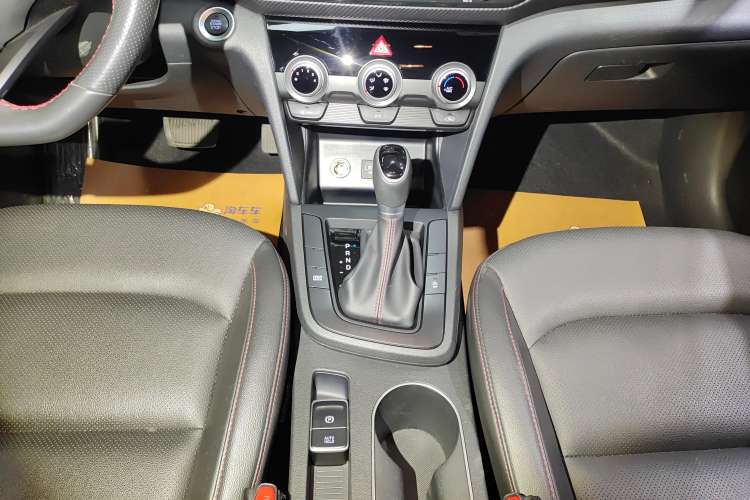 Used Hyundai Elantra (6th Generation / Lingdong) 2020 1.4T Dual-Clutch Xuan Dong · Dynamic Version Gear Lever