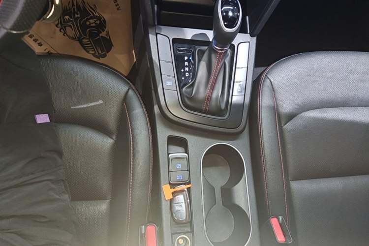Used Hyundai Elantra (6th Generation / Lingdong) 2020 1.4T Dual-Clutch Xuan Dong · Dynamic Version Gear Lever