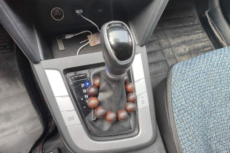 Used Hyundai Elantra (6th Generation / Lingdong) 2020 1.5L CVT Smart & Stylish – Elite Version Gear Lever