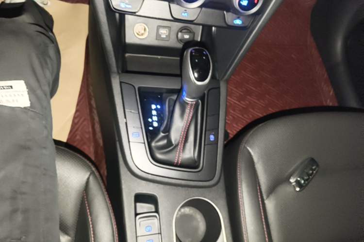 Used Hyundai Elantra (6th Generation / Lingdong) 2020 1.4T Dual-Clutch Xuan Dong · Dynamic Version Gear Lever
