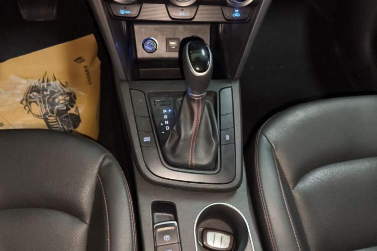 Used Hyundai Elantra (6th Generation / Lingdong) 2020 1.4T Dual-Clutch Xuan Dong · Dynamic Version Gear Lever