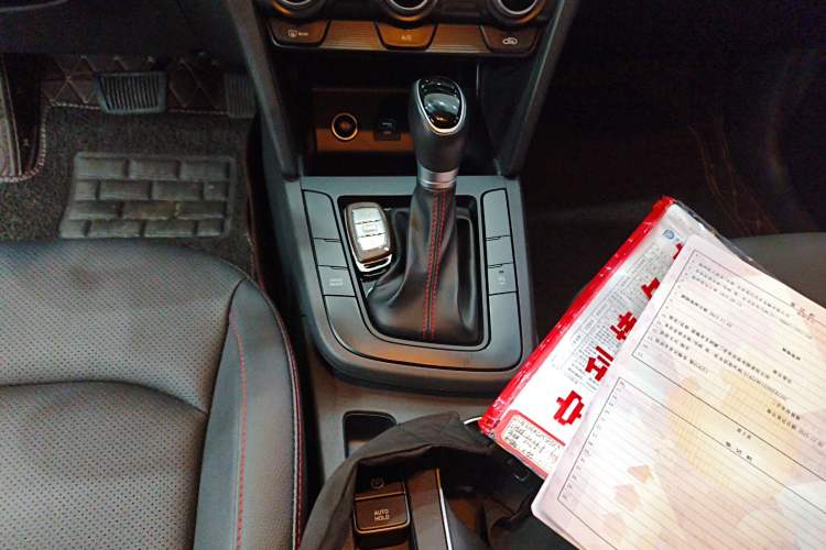 Used Hyundai Elantra (6th Generation / Lingdong) 2020 1.4T Dual-Clutch Xuan Dong · Dynamic Version Gear Lever