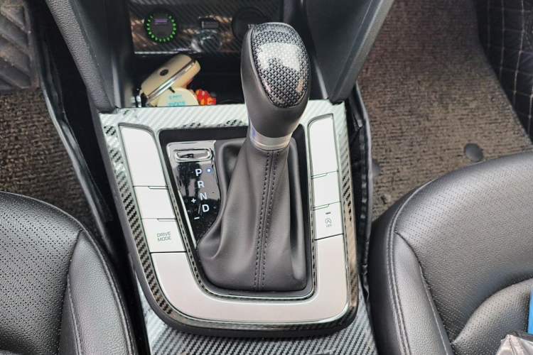 Used Hyundai Elantra (6th Generation / Lingdong) 2020 1.5L CVT Smart & Stylish – Elite Version Gear Lever