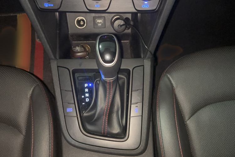 Used Hyundai Elantra (6th Generation / Lingdong) 2020 1.4T Dual-Clutch Xuan Dong · Dynamic Version Gear Lever