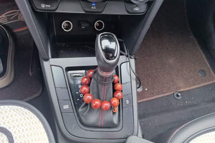 Used Hyundai Elantra (6th Generation / Lingdong) 2020 1.4T Dual-Clutch Xuan Dong · Dynamic Version Gear Lever