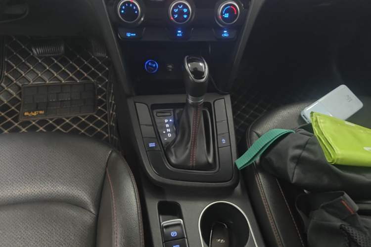 Used Hyundai Elantra (6th Generation / Lingdong) 2020 1.4T Dual-Clutch Xuan Dong · Dynamic Version Gear Lever